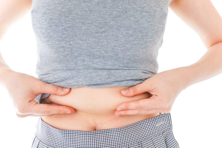 お腹にニキビ なぜできるのか原因と対策を解説